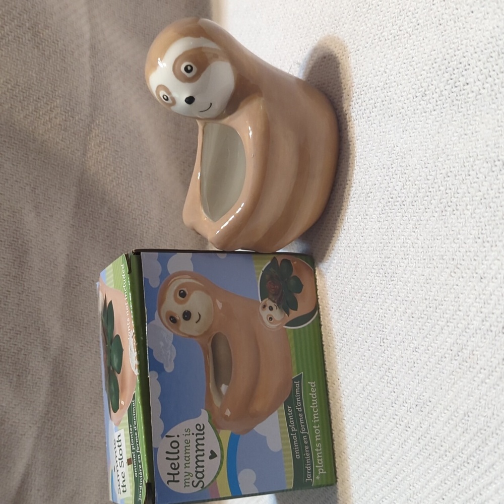Sammie the Sloth‎ mini planter